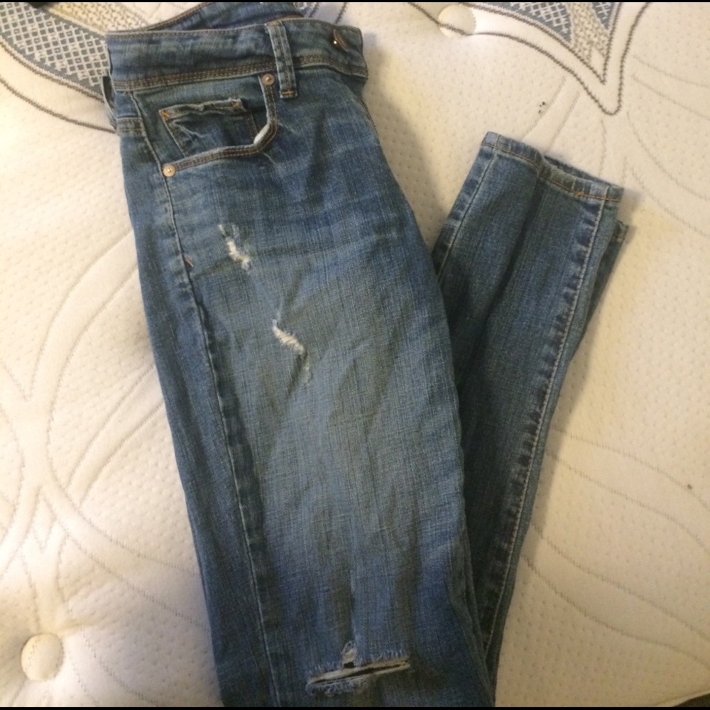 Light wash super skinny vintage jeans
