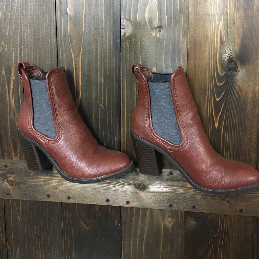 Cognac booties
