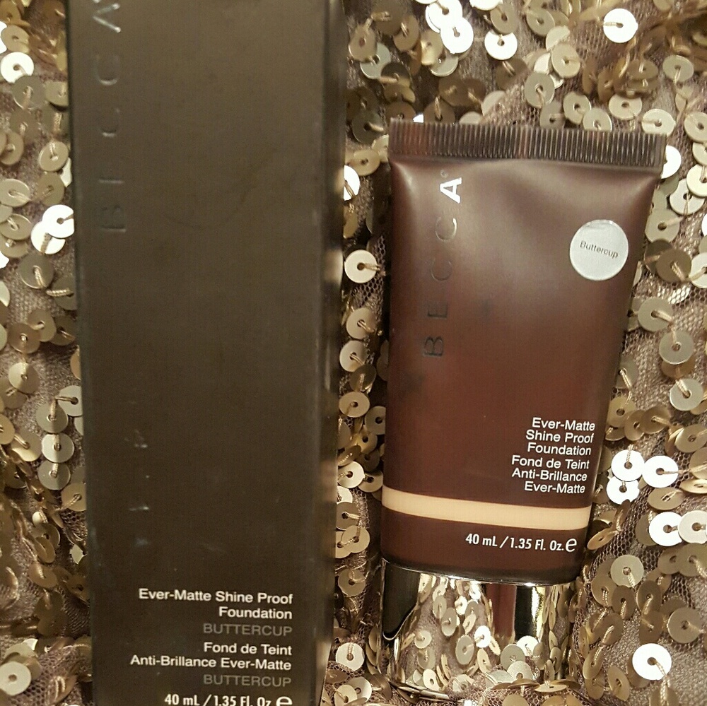 🔴Becca Ever-Matte (Buttercup) foundation