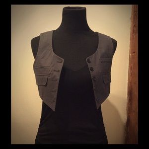 Alara Gunmetal Gray Cropped Cotten Button Vest