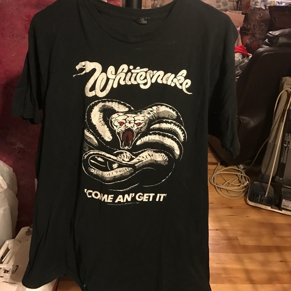 White snake t-shirt