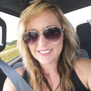 Meet your Posher, Brooke