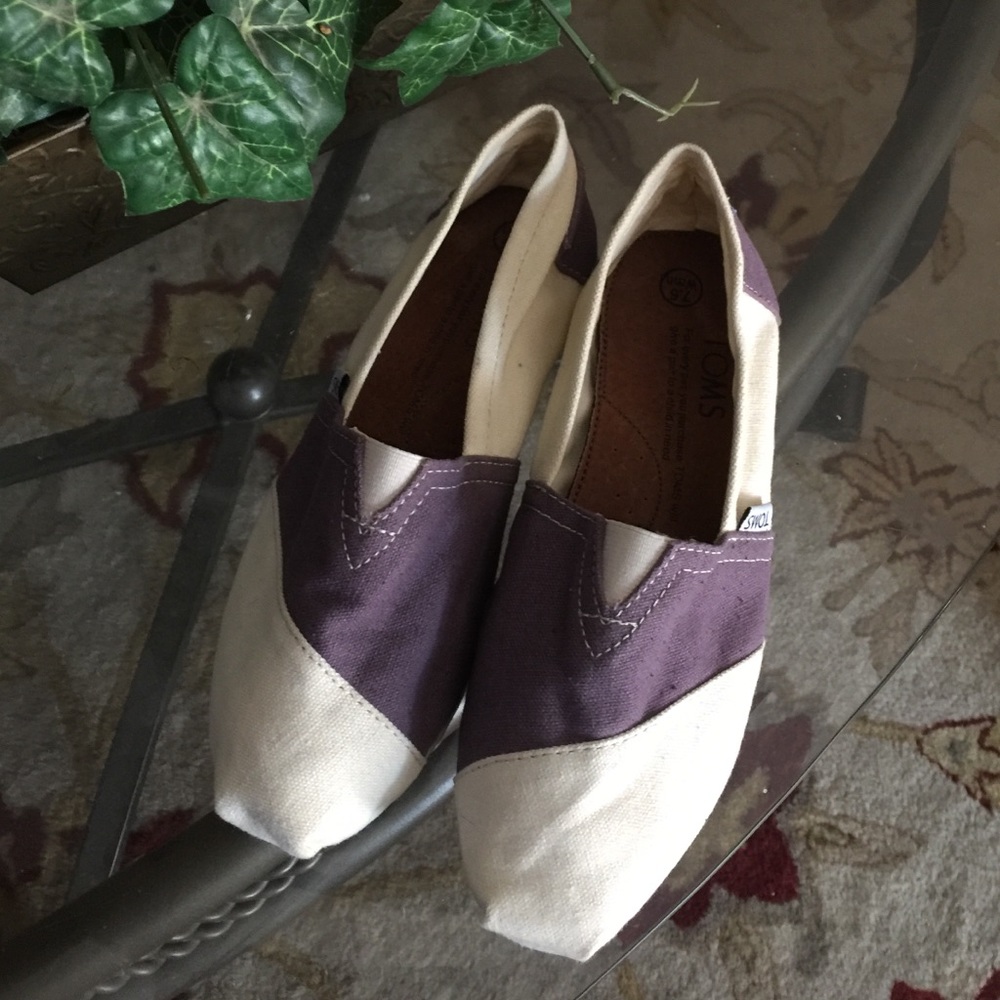 Toms women's size 71/2 beige and purple