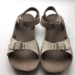White Saltwater Sandals - Kids Size 10