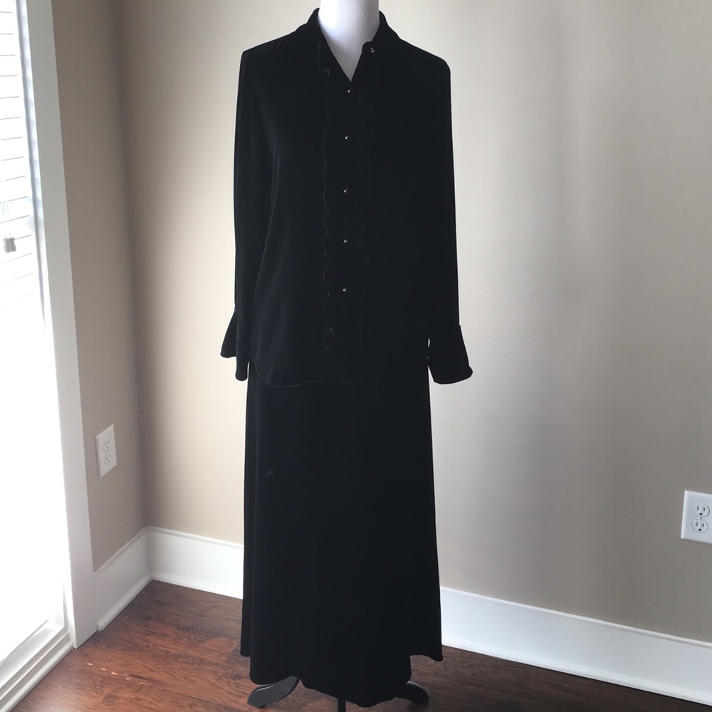 RALPH LAUREN 2 PIECE SKIRT SET( Barely Worn).