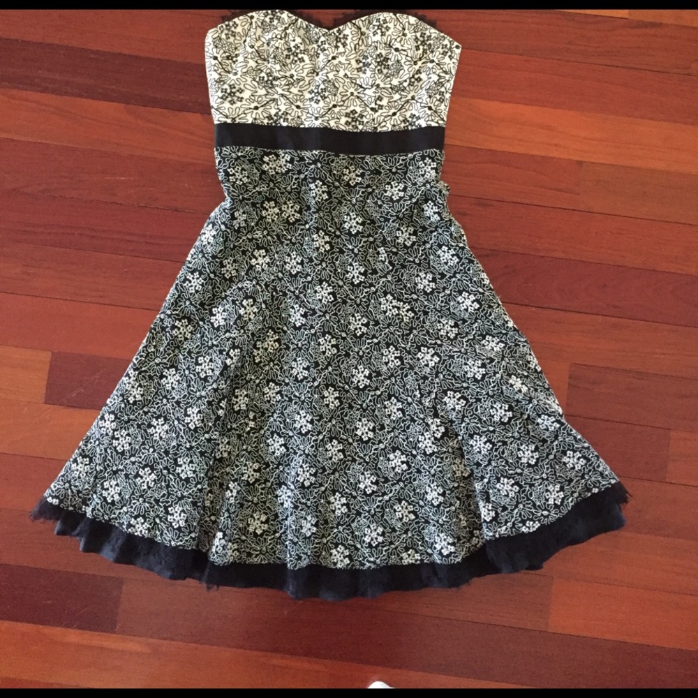 Nanette Lepore Calloway Embroidered Soulful Dress!