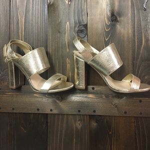 Gold metallic heel