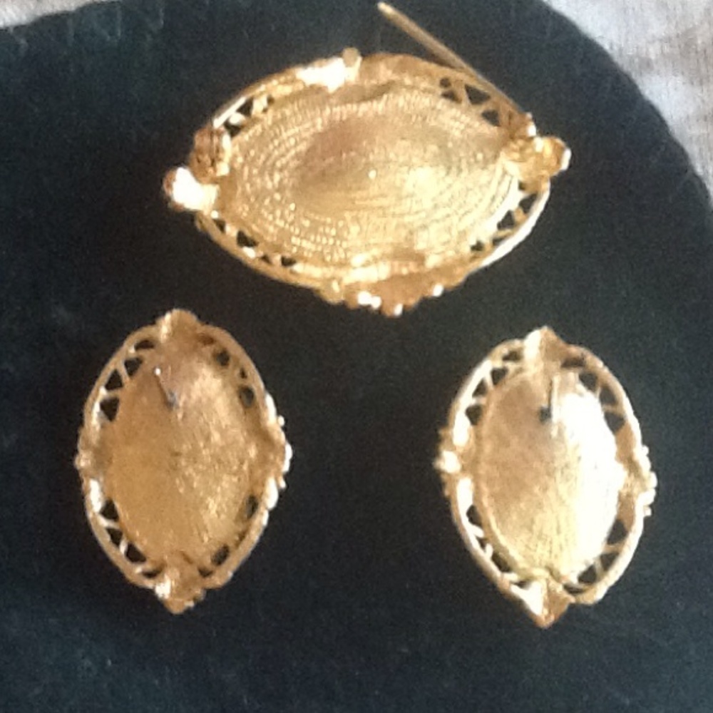 Vintage Avon Rose earrings & brooche - Picture 2 of 4