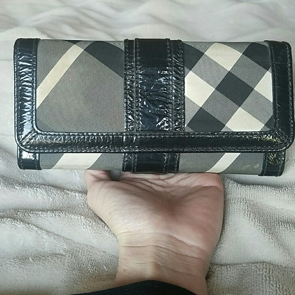Burberry Nova full size wallet