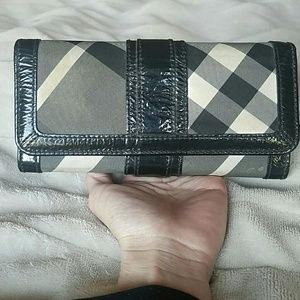 Burberry Nova full size wallet