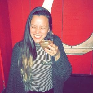 Meet your Posher, Danielle