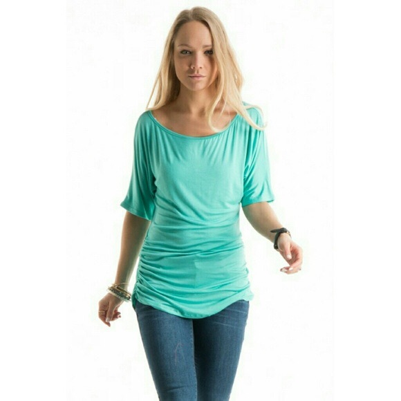 Fashionomics Tops - 🎉HP🎉 Fun Mint Top