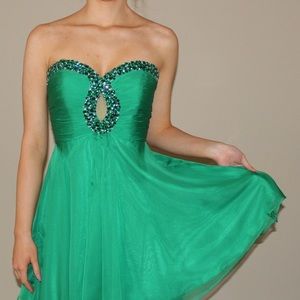 Sherri Hill Size 4 Green Dress (never been worn!)