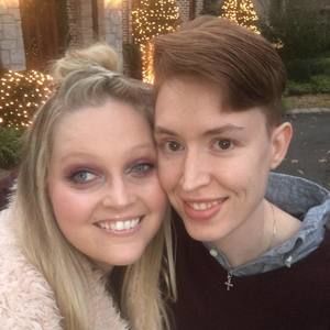 Meet your Posher, Roxie