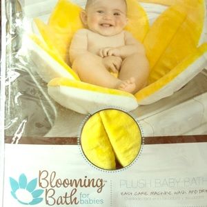 Yellow Blooming baby bath