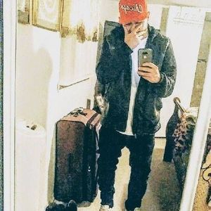 Meet your Posher, Raymond