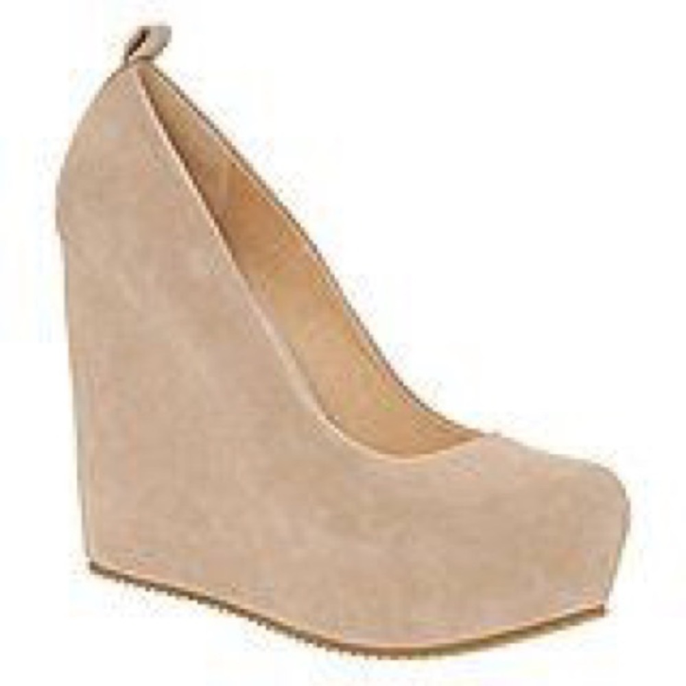 Tan wedge