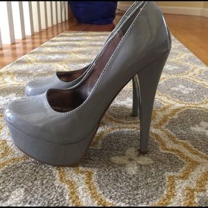 Steve Madden pumps