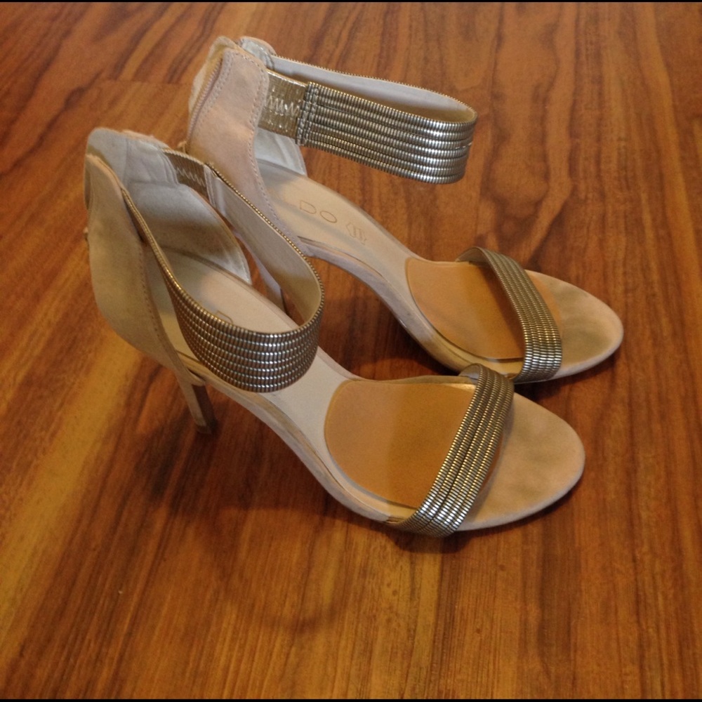 Nude sandal