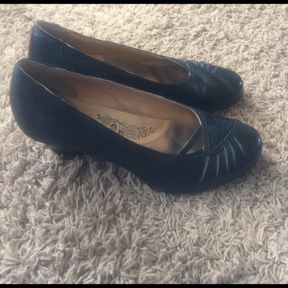 Comfort low heels