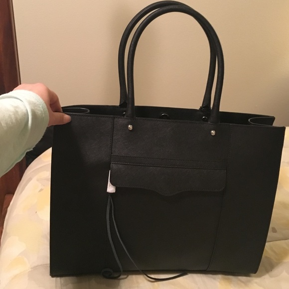 Rebecca Minkoff Handbags - NWT Rebecca Minkoff MAB saffiano leather tote!