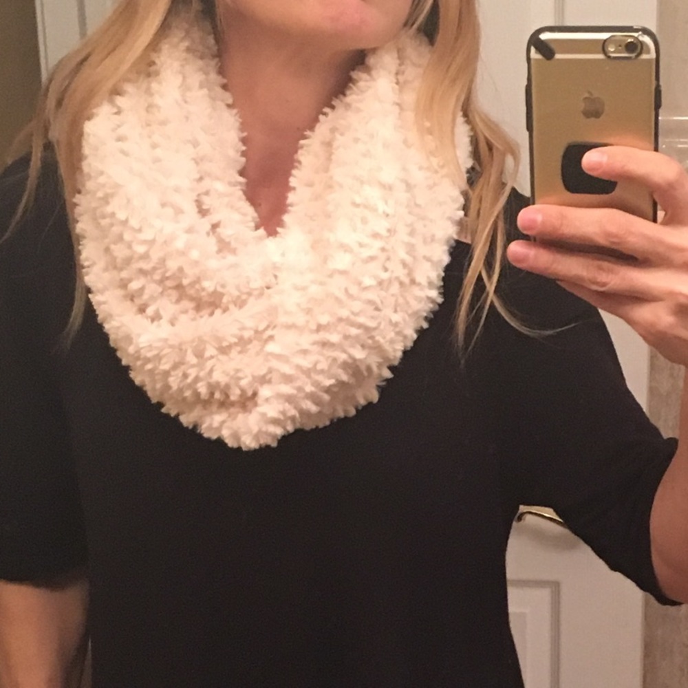 Infinity scarf