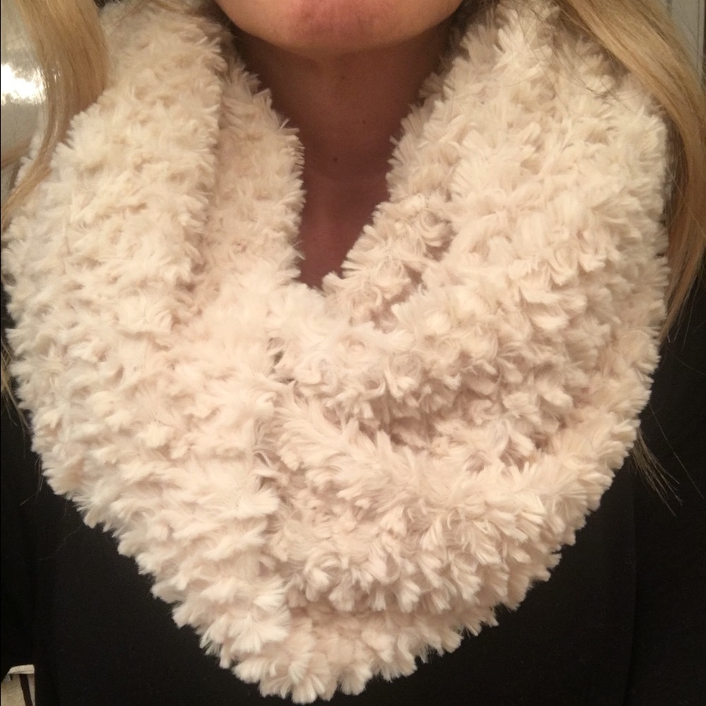 Infinity scarf - Picture 2 of 3