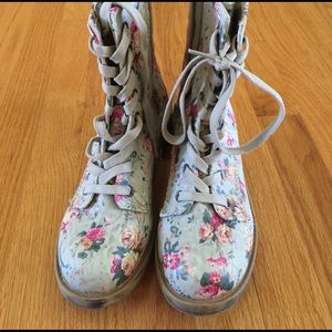 Construction boots