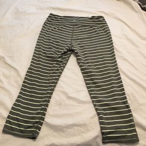 Athleta Chaturanga Capri Pants