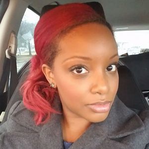 Meet your Posher, Safia