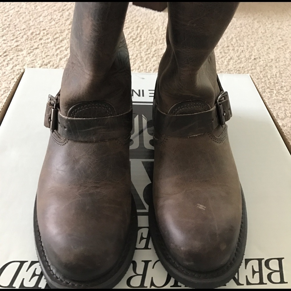 Frye Boots. Engineer 12"R. Clr: Smoke
