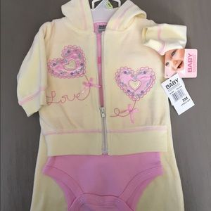 Yellow tracksuit size 3 months