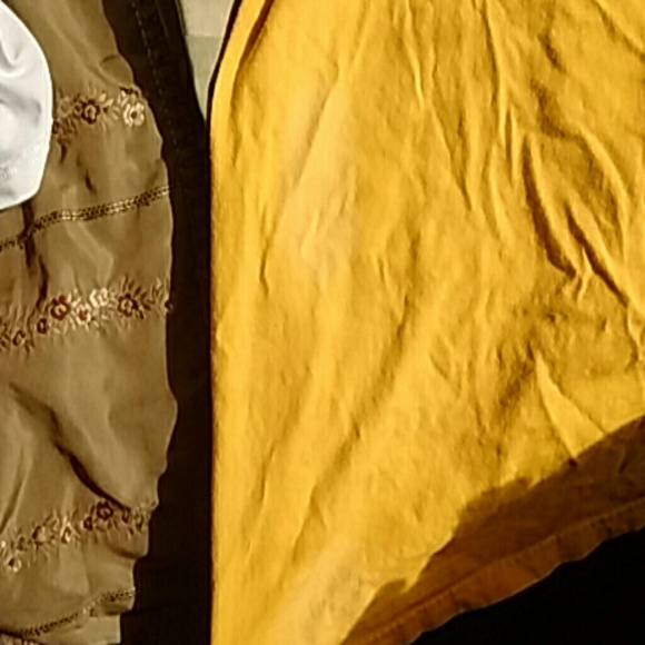 Woman's shirt - Picture 4 of 6