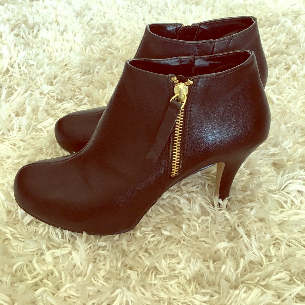 Black Booties. - image 1