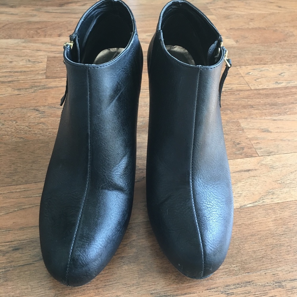 Black Booties. - image 3