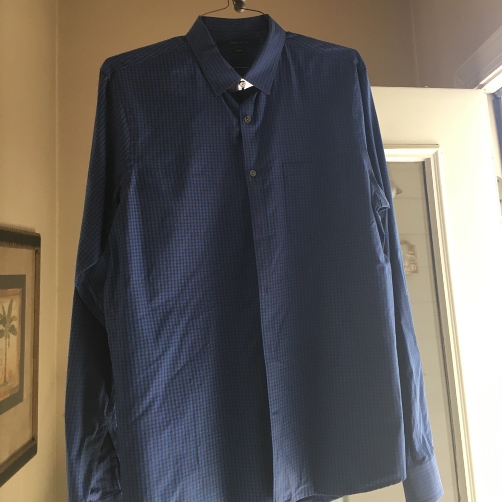 Perry Ellis "slim fit" Button Down
