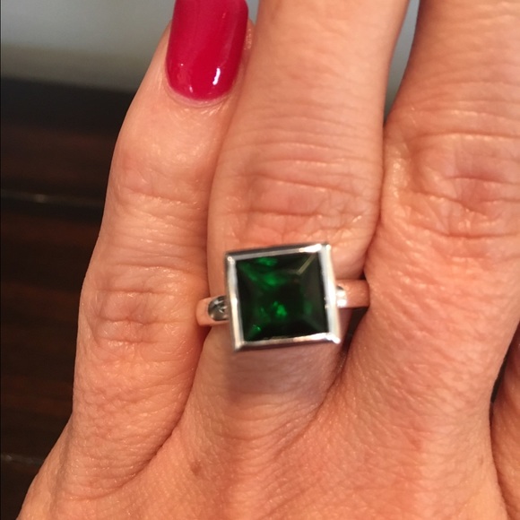 Square Bezel set Green CZ ring - Picture 1 of 3