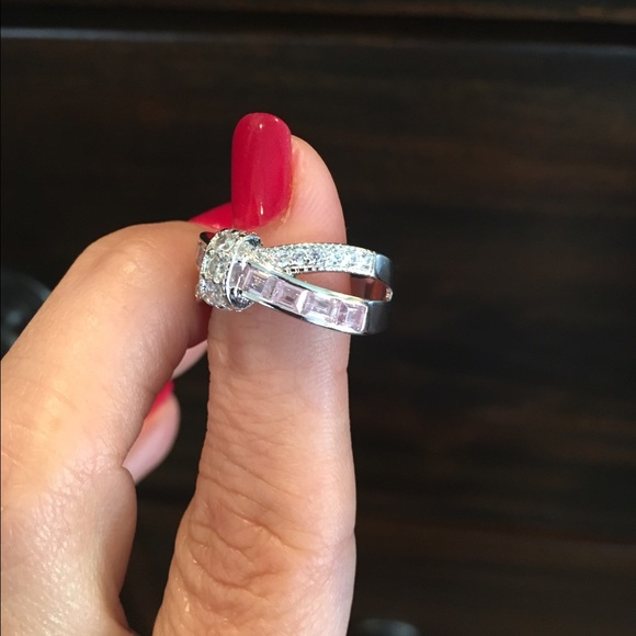 Pink CZ Crisscross Ring - Picture 2 of 2