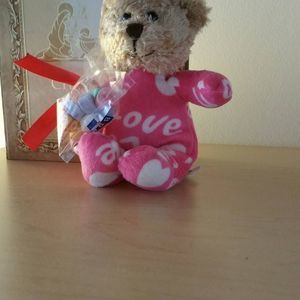 Meet your Posher, Gloria