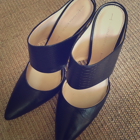 Banana Republic Shoes - Shoes