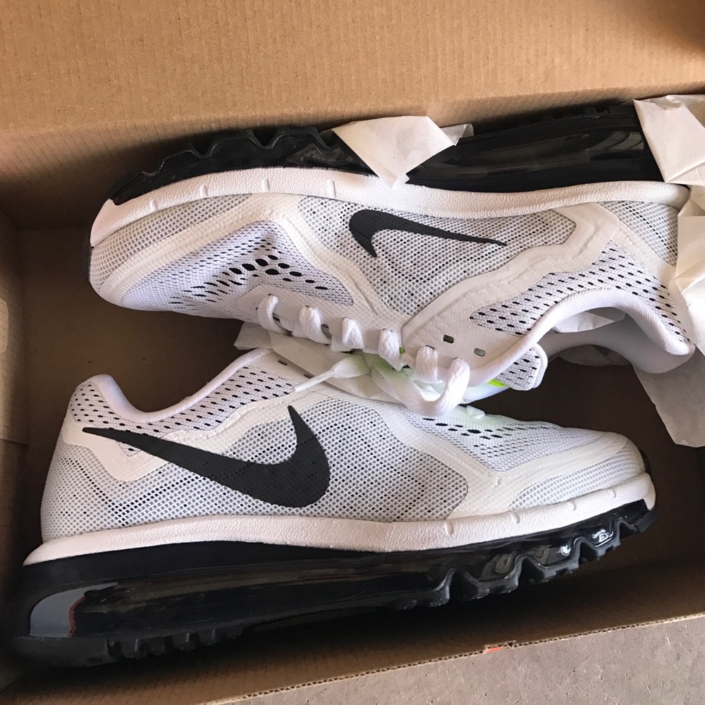 Nike Air Max 2014 Size 7 BNIB