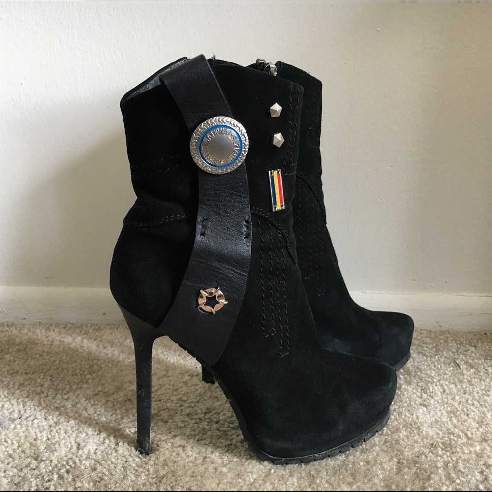 Heel boots