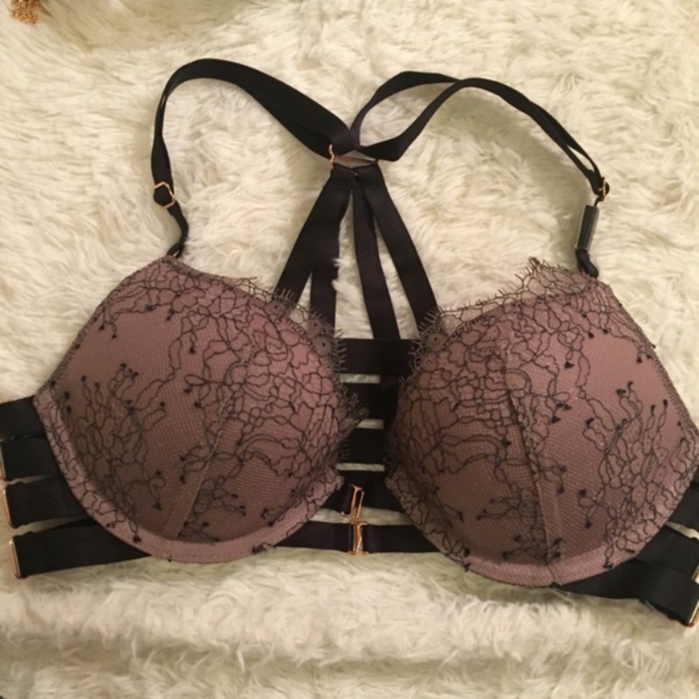 Victoria's Secret Very Sexy Bra !