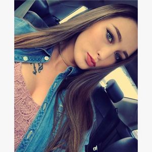 Meet your Posher, Courtney