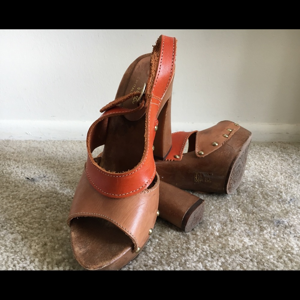 Heels - Picture 4 of 4