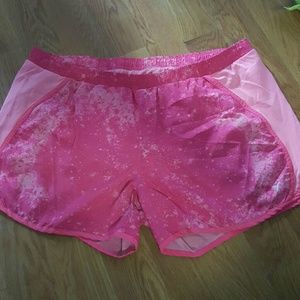 Active shorts with lining