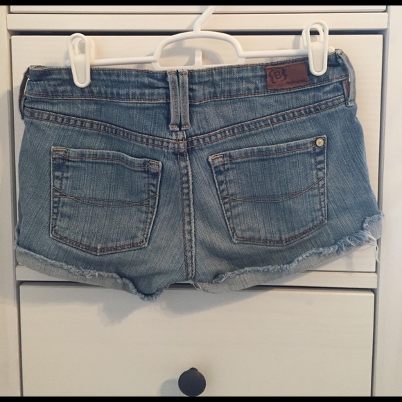 Bullhead jean shorts - Picture 2 of 3