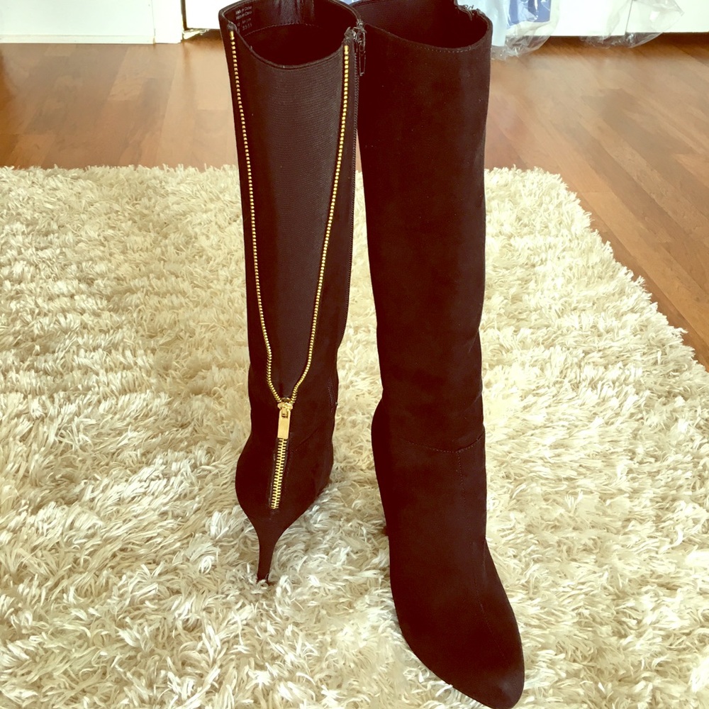 Suede black boots