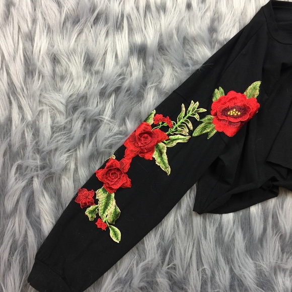 Strike a Rose Crop Tee - Picture 2 of 8