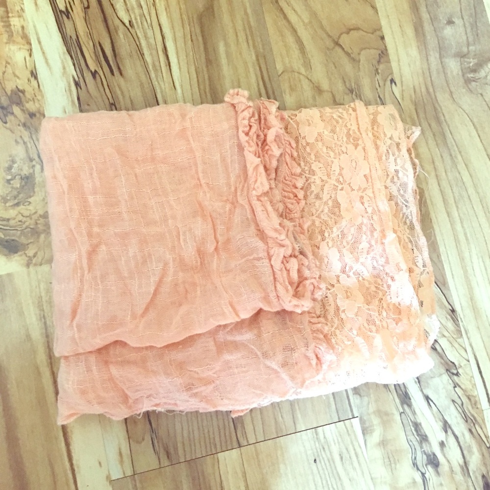 Light pink/orange scarf